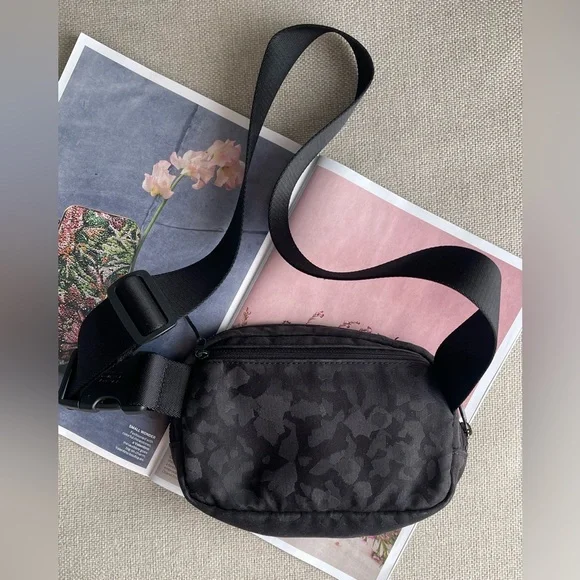 Lululemon Everywhere Belt Bag 1L In Fragment Camo Jacquard Black Deep Coal - Picture 6 of 14